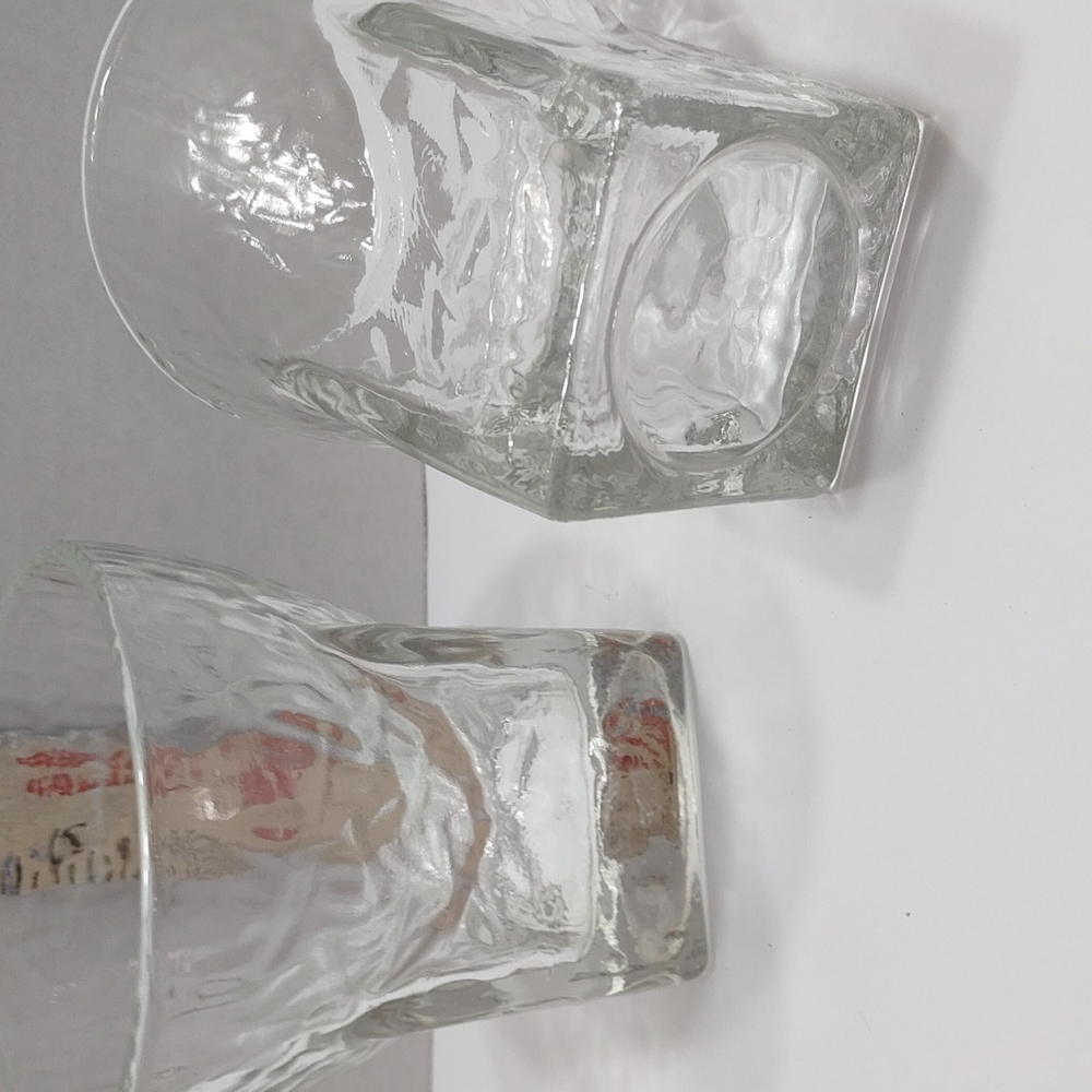 Two glasses - Picture 2 of 3